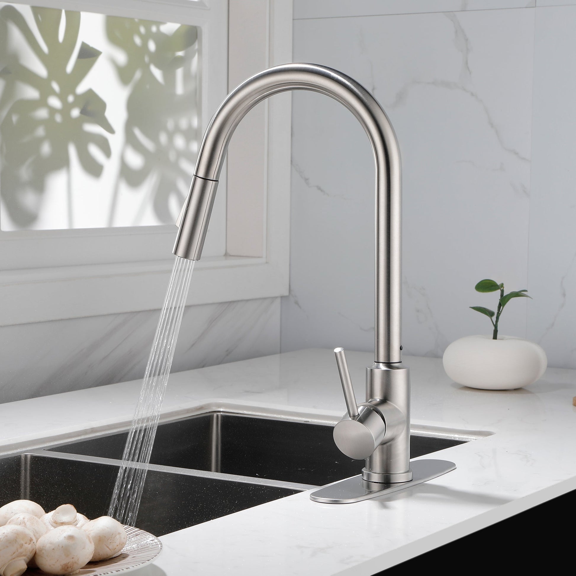 Stainless Steel Kitchen Sink Faucet With Pull-down Sprayer Ohberri