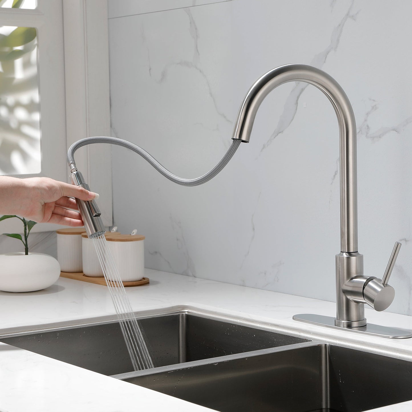 Stainless Steel Kitchen Sink Faucet With Pull-down Sprayer Ohberri