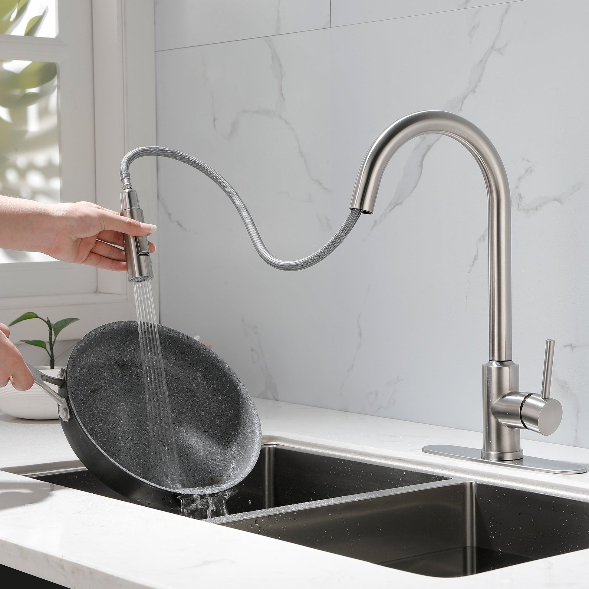 Stainless Steel Kitchen Sink Faucet With Pull-down Sprayer Ohberri