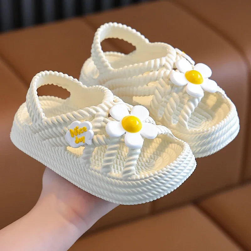 2024 New Children's Slippers Summer Girls and Boys Bathroom Home Anti slip Beach Shoes Soft Soled Baby Sandals Ohberri