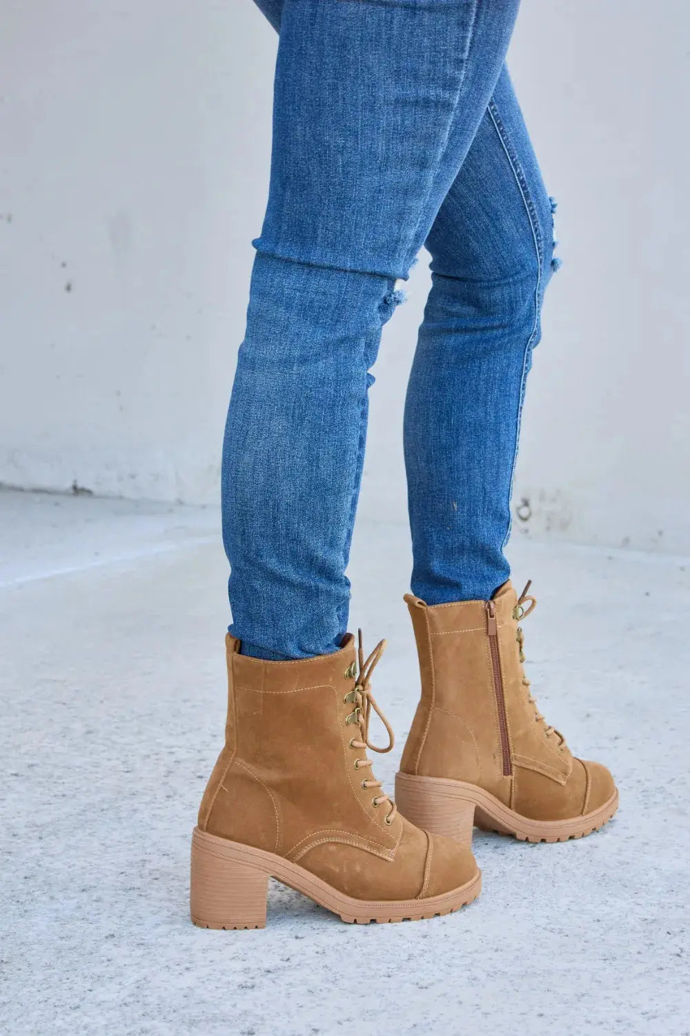 de886913-7866-4dac-b4cf-ccd5c837ec72-Max