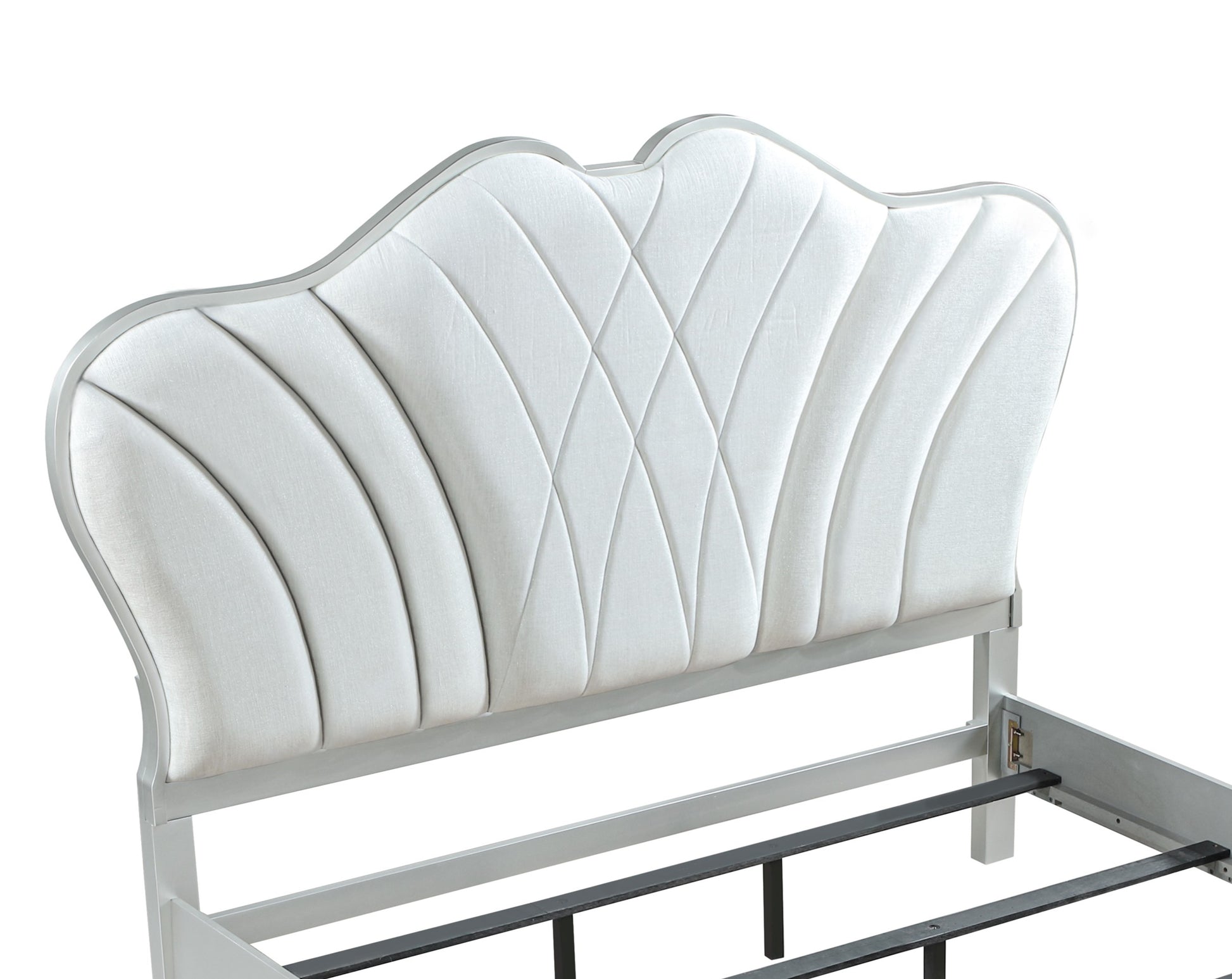 Queen Bedroom Set 5 Pc Traditional Style with Upholstered Button-Tufted Bed Made of Wood in Silver Finish - Ohberri