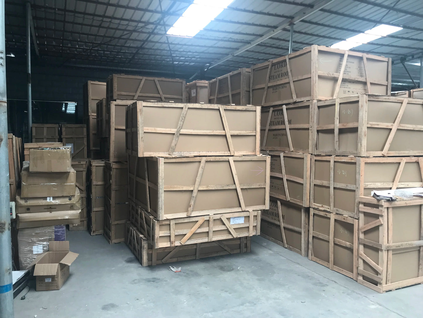 Wooden Baby Crib with Removable Drawers - Ohberri