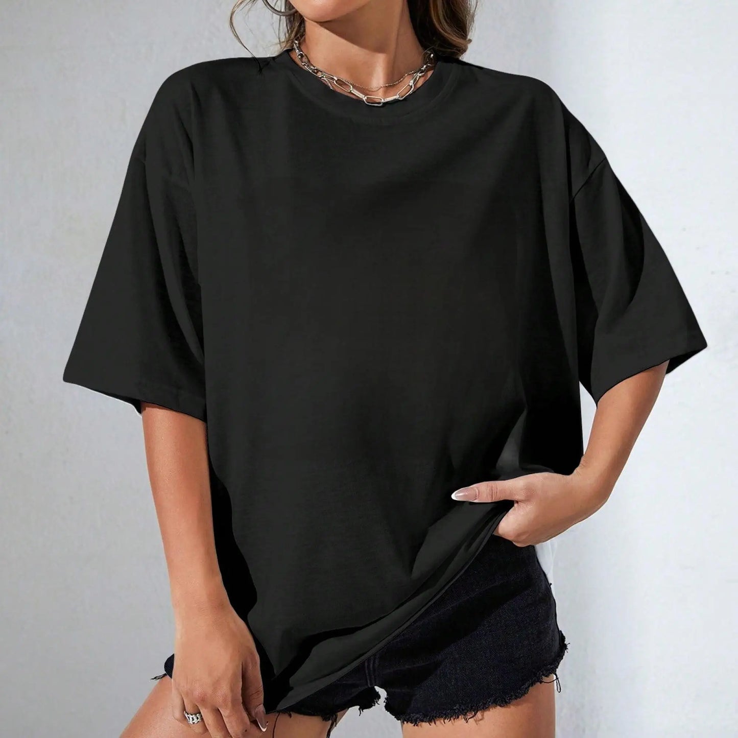 T-Shirt with Humorous Multitasker Slogan Print - Black & White Round Neck Tee