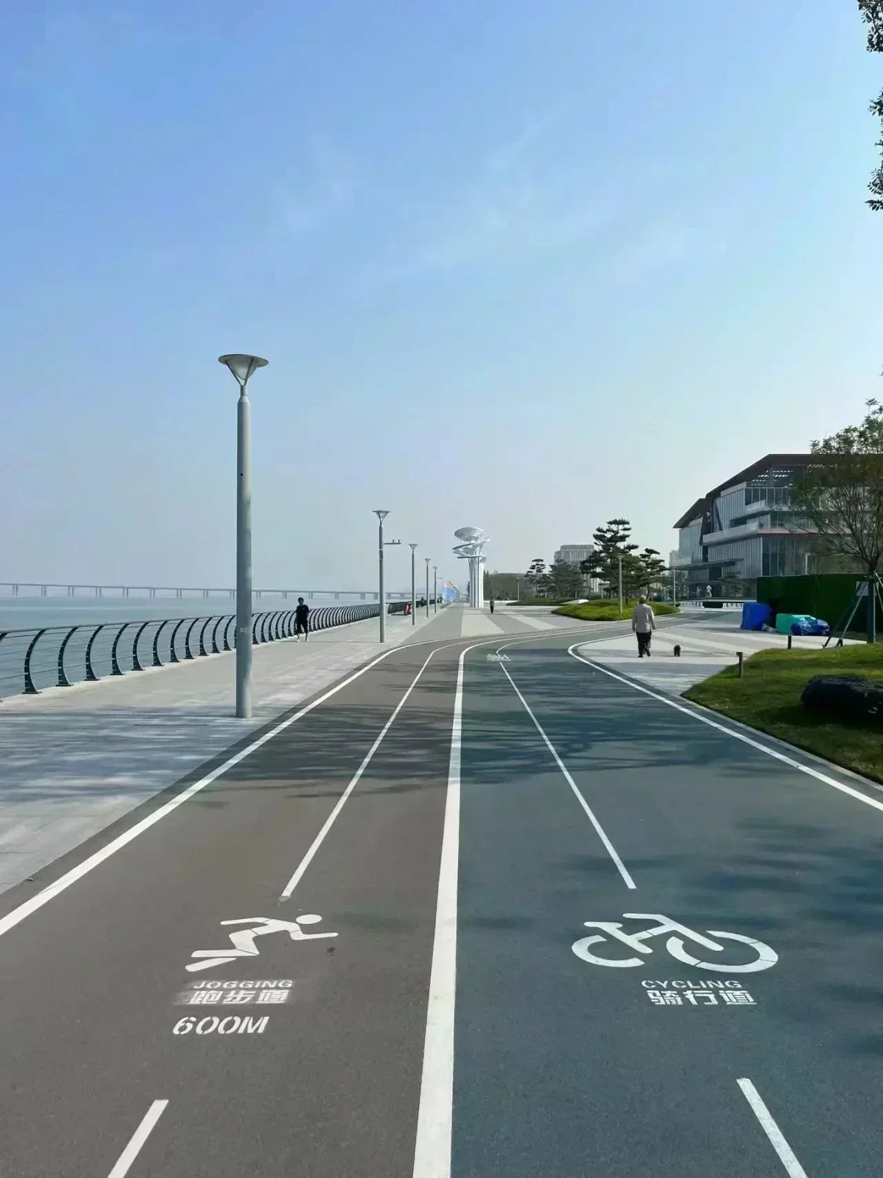 Hooded Sweatshirt and Sweatpants Set Ohberri